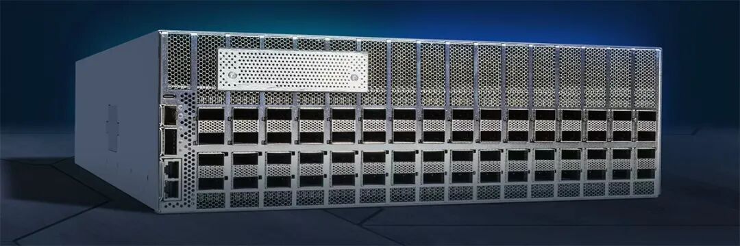 思科发布业内最具扩展性与效能的 51.2T 路由系统,为分布式 AI 工作负载树立新标杆 思科发布业内最具扩展性与效能的 51.2T 路由系统,为分布式 AI 工作负载树立新标杆